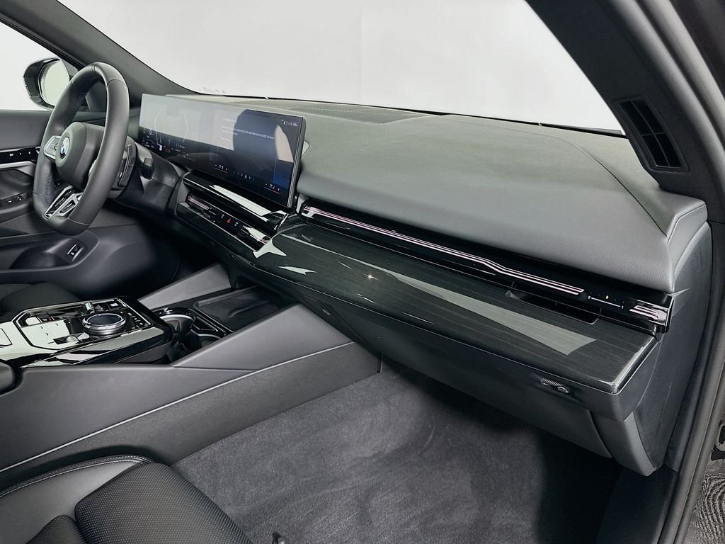 2025 BMW 5 Series 530i - Photo 30