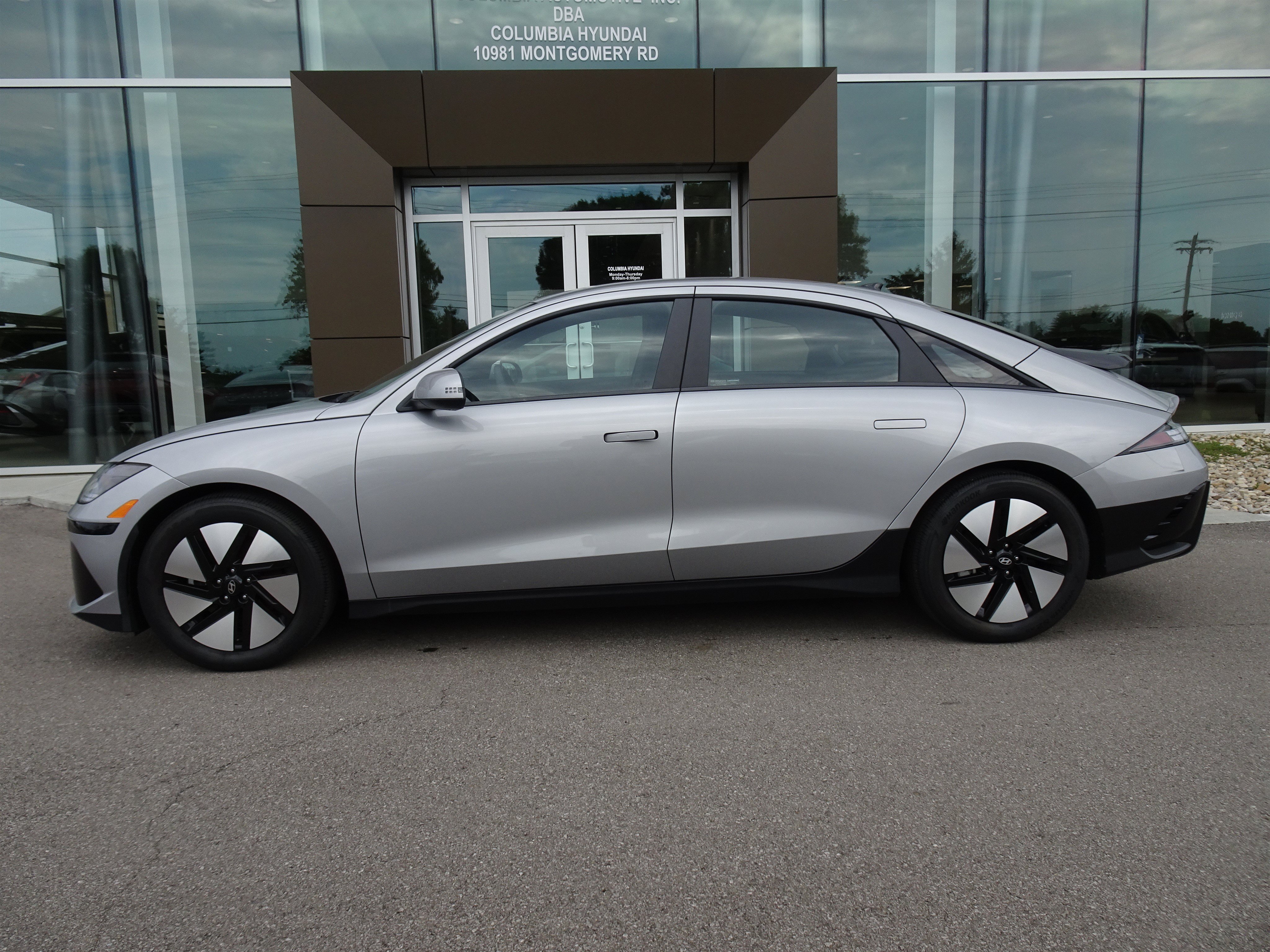 Certified 2023 Hyundai IONIQ 6 SE with VIN KMHM24AB9PA039916 for sale in Cincinnati, OH