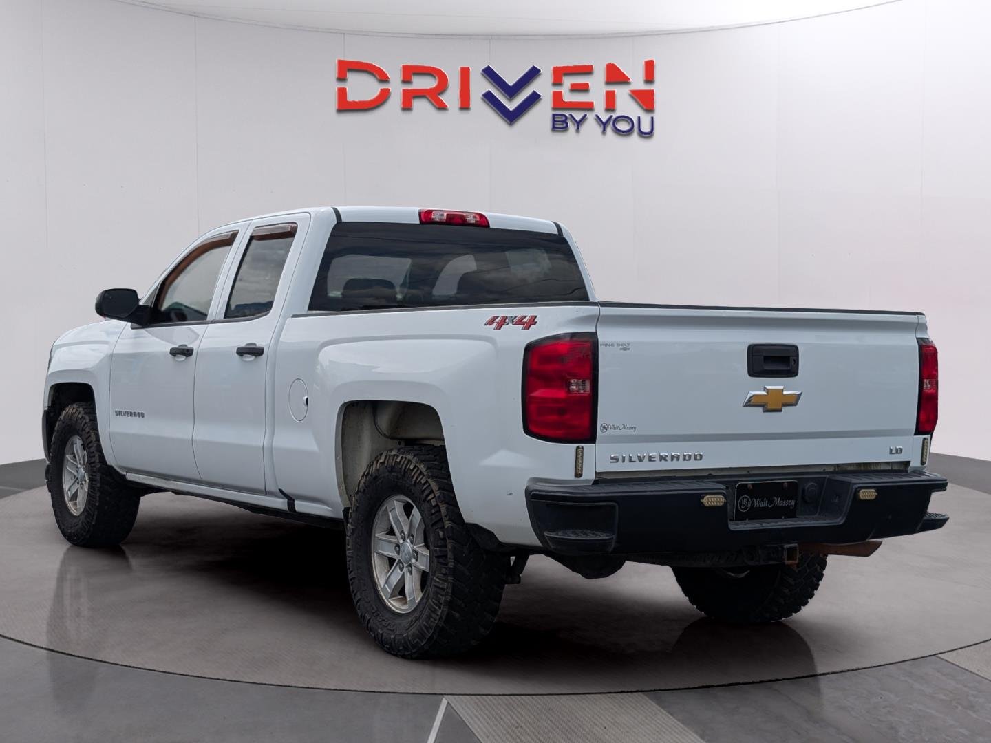 Used 2019 SUMMIT WHITE Chevrolet Work Truck image 3