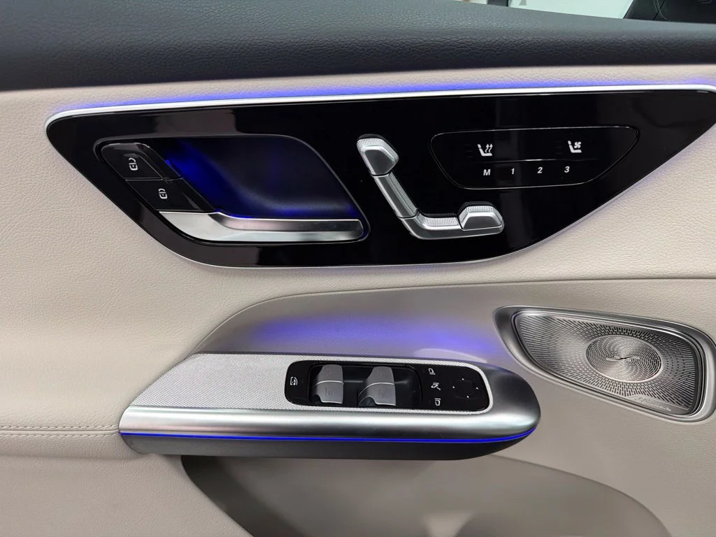 New 2027 Gray Mercedes-Benz GLC 300 image 21