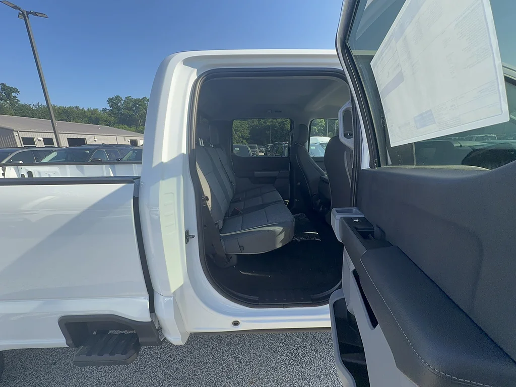 New 2026 Oxford White Ford XL image 21