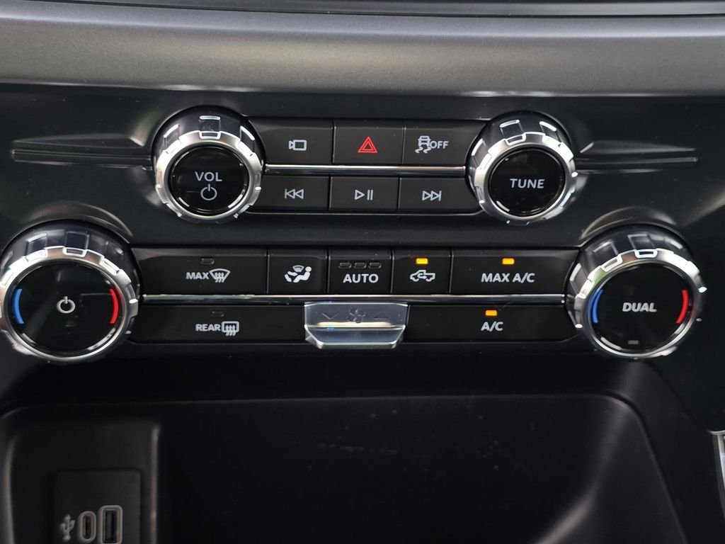 New 2026 Iconic Silver Metallic Ford XLT image 21