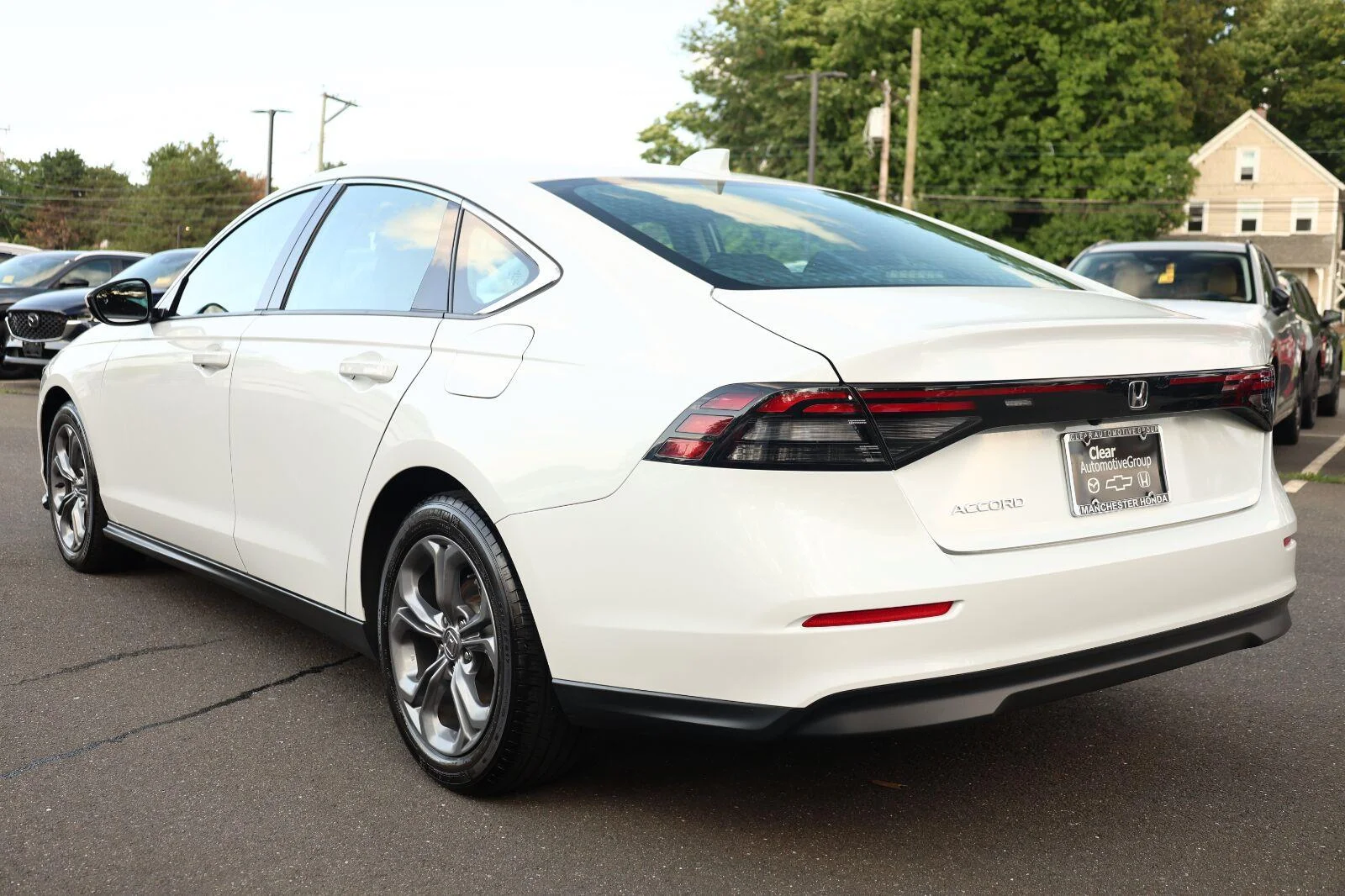 Used 2024 Platinum White Pearl Honda EX image 6