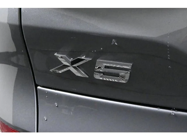 New 2026 Skyscraper Grey Metallic BMW xDrive50e image 42