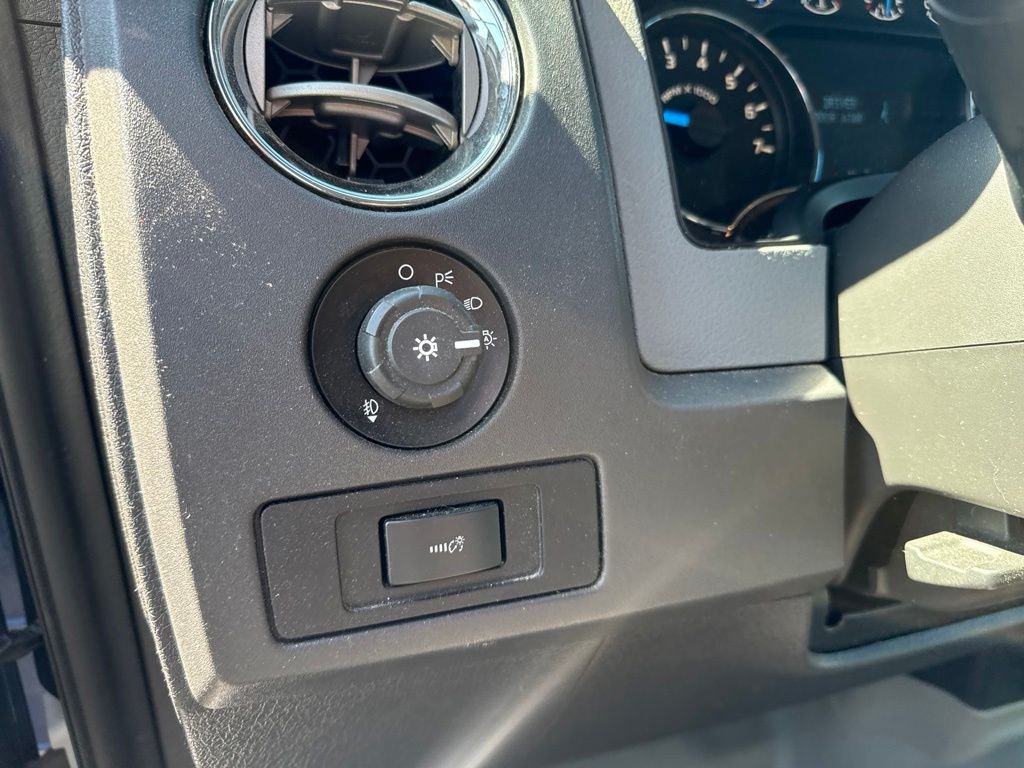 Used 2013 Blue Ford XLT image 33