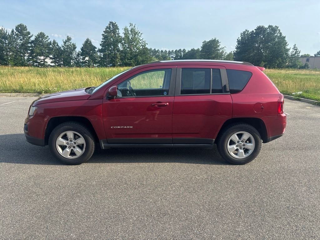 Used 2016 Red Jeep Latitude image 4