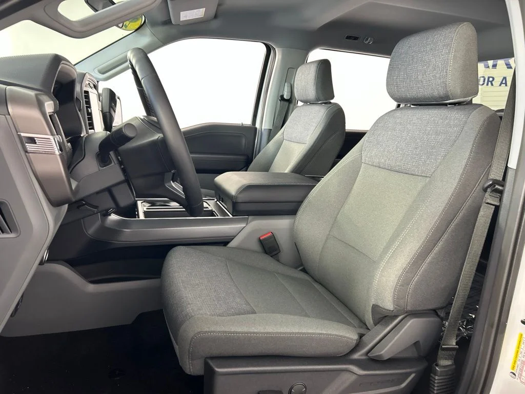 New 2026 Oxford White Ford XLT image 21