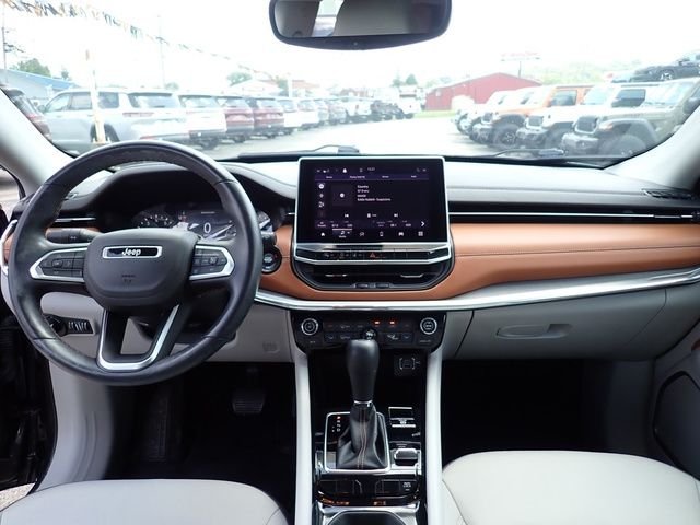Used 2022 Gray Jeep Limited image 16
