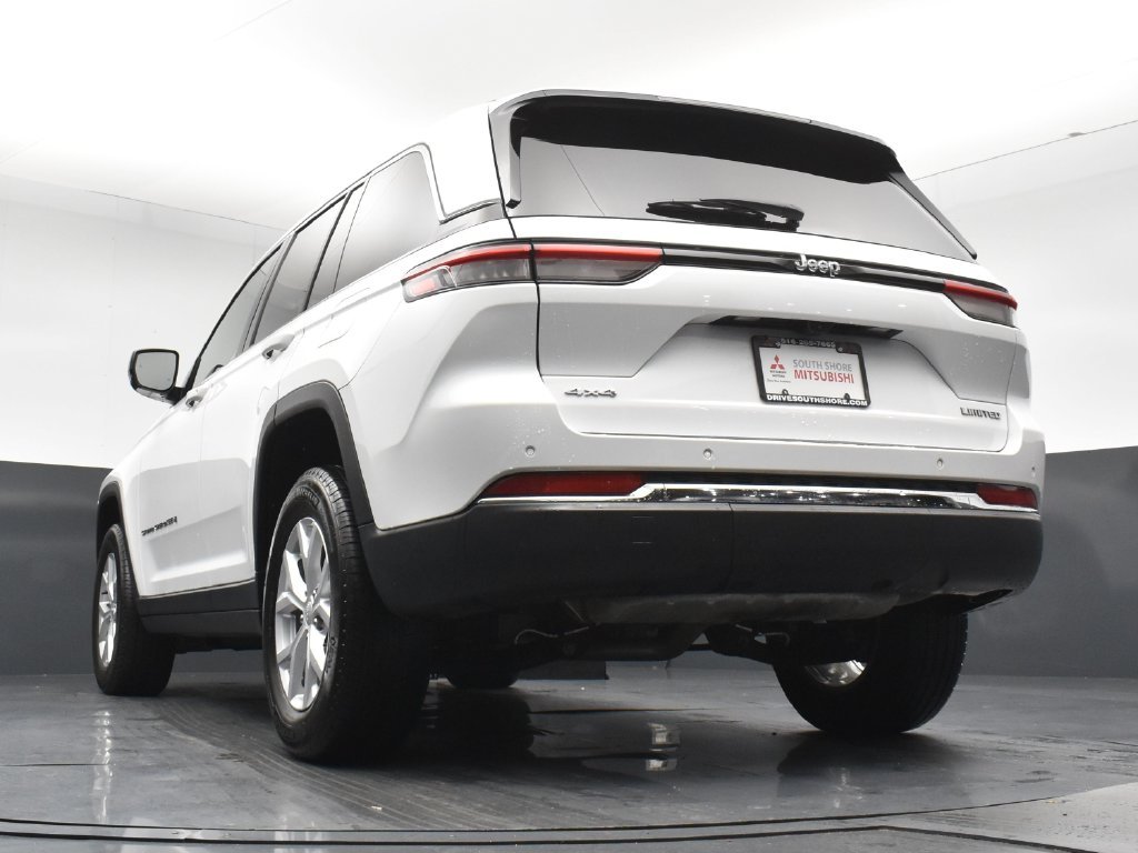Used 2023 White Jeep Limited image 22