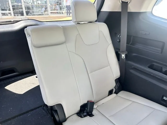 Used 2022 Green Kia S image 30