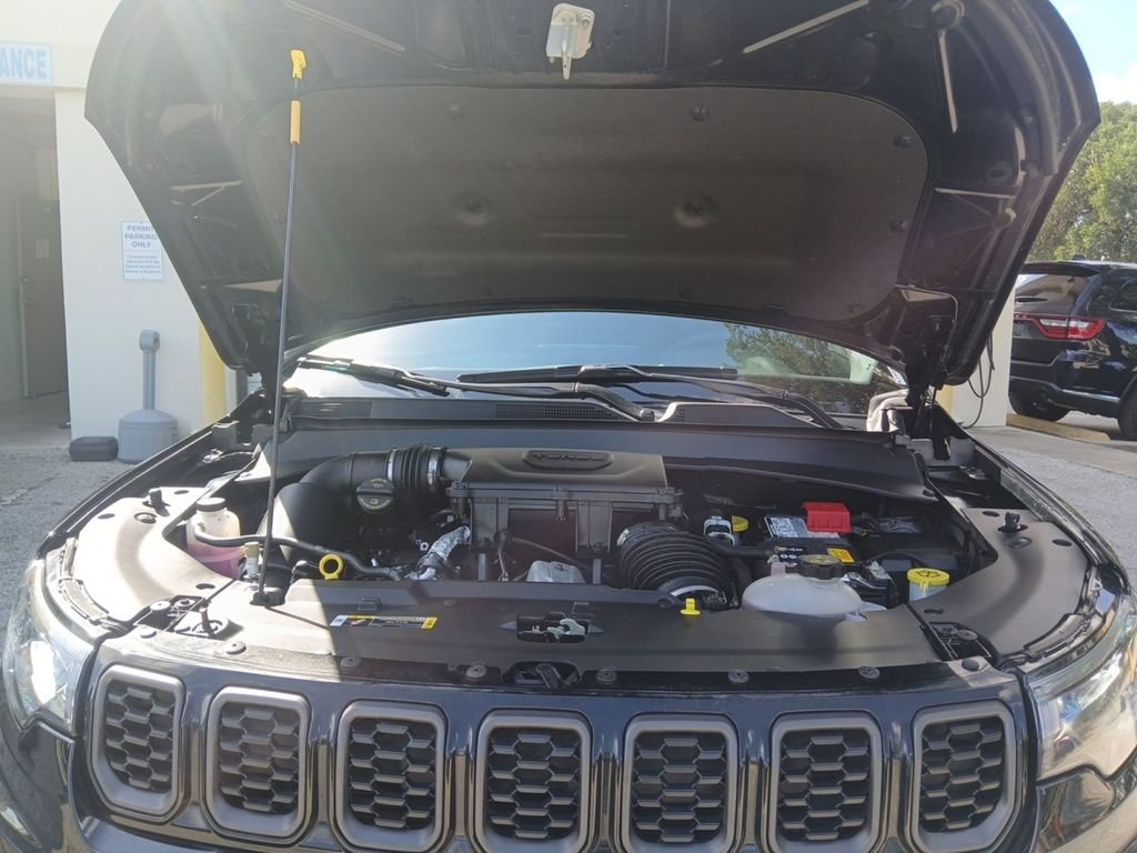 Used 2026 Black Jeep Latitude image 20