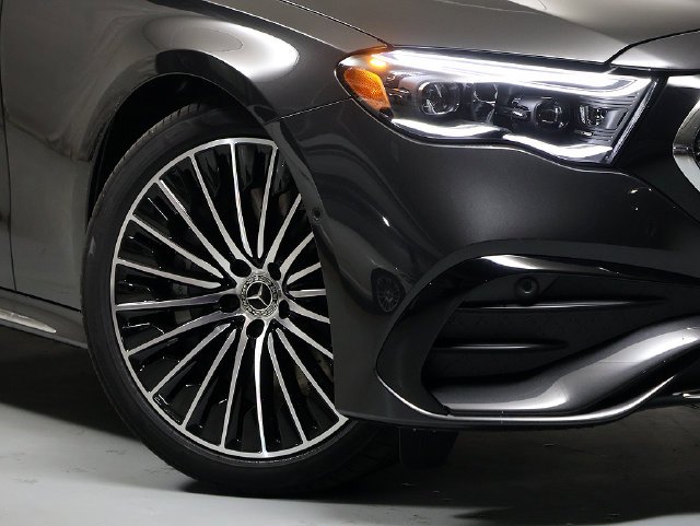 New 2027 Graphite Grey Metallic Mercedes-Benz E 450 image 3
