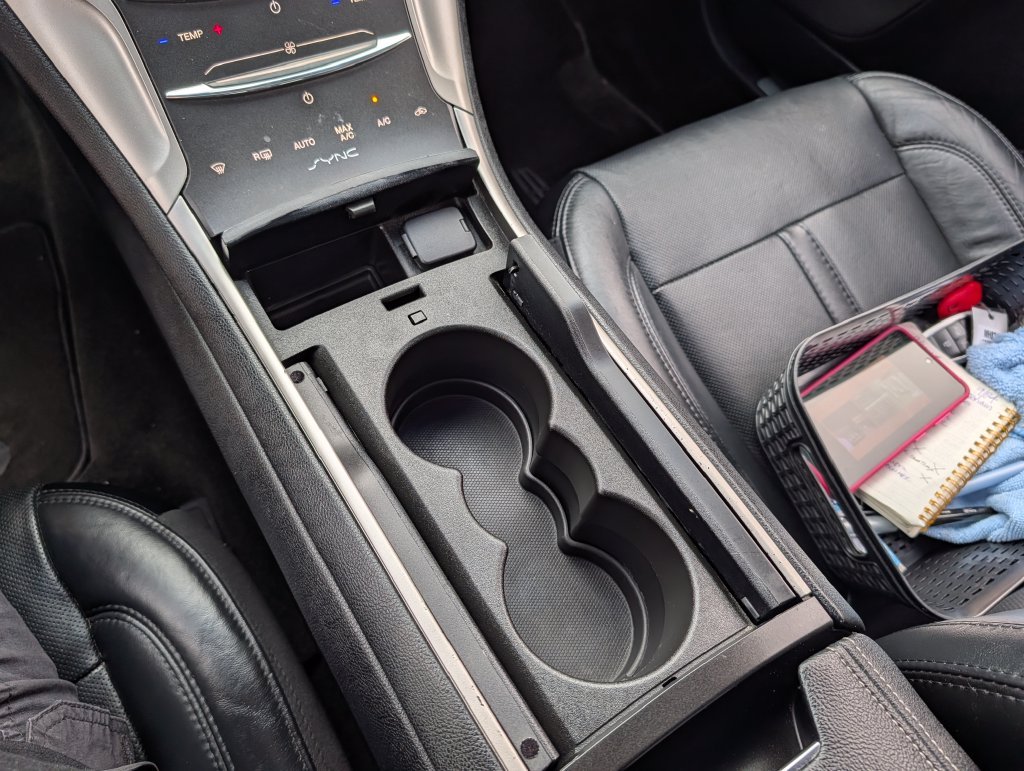 2016 Lincoln MKZ Hybrid - Photo 26