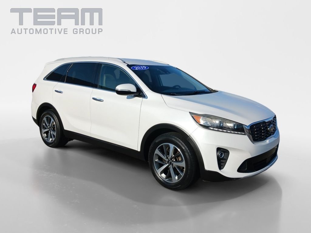 Used 2019 White Kia EX image 1