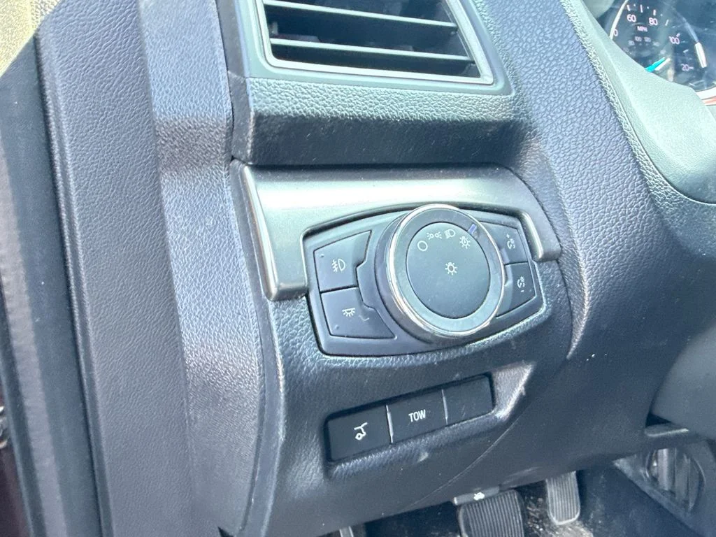 Used 2018 Red Ford XLT image 13