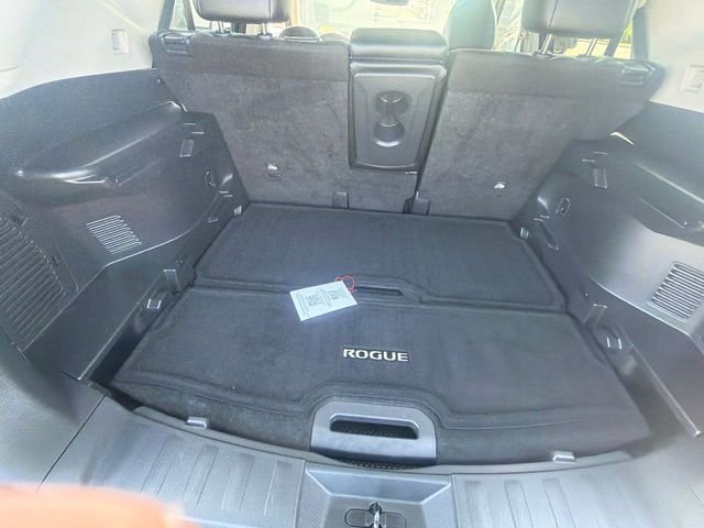 Used 2020 Black Nissan SL image 15