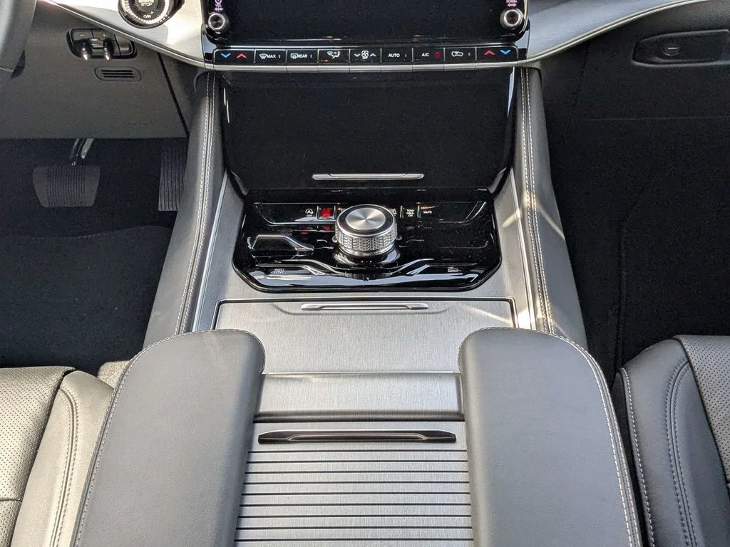 New 2026 Silver Zynith Jeep  image 21