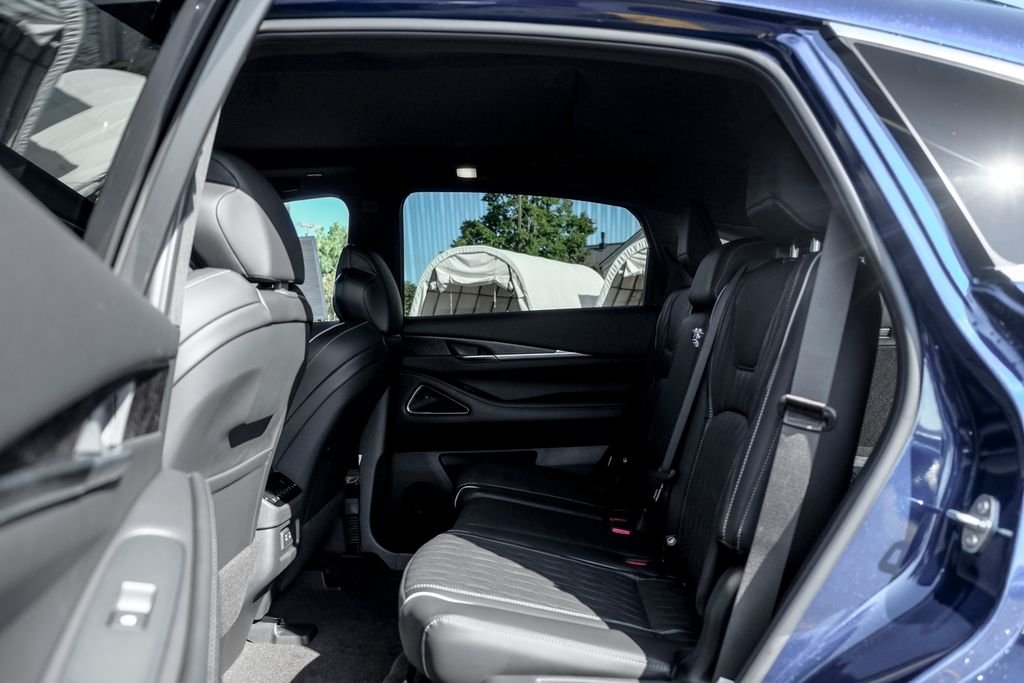 New 2027 GRAND BLUE INFINITI Autograph AWD image 18
