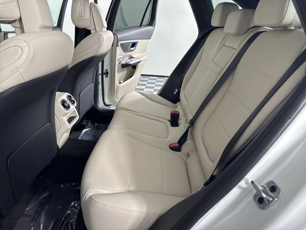 New 2026 White Mercedes-Benz GLC 300 image 22