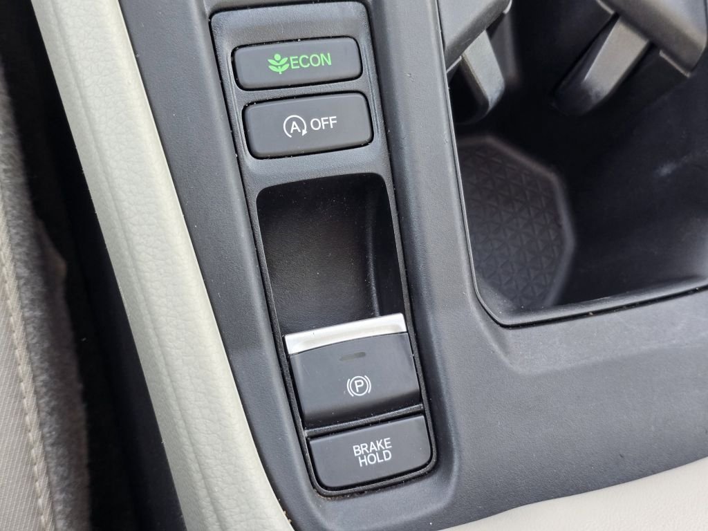 2025 Honda Accord SE - Photo 11