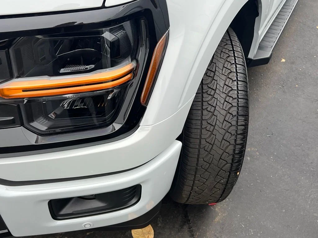 New 2026 Avalanche Ford XLT image 3