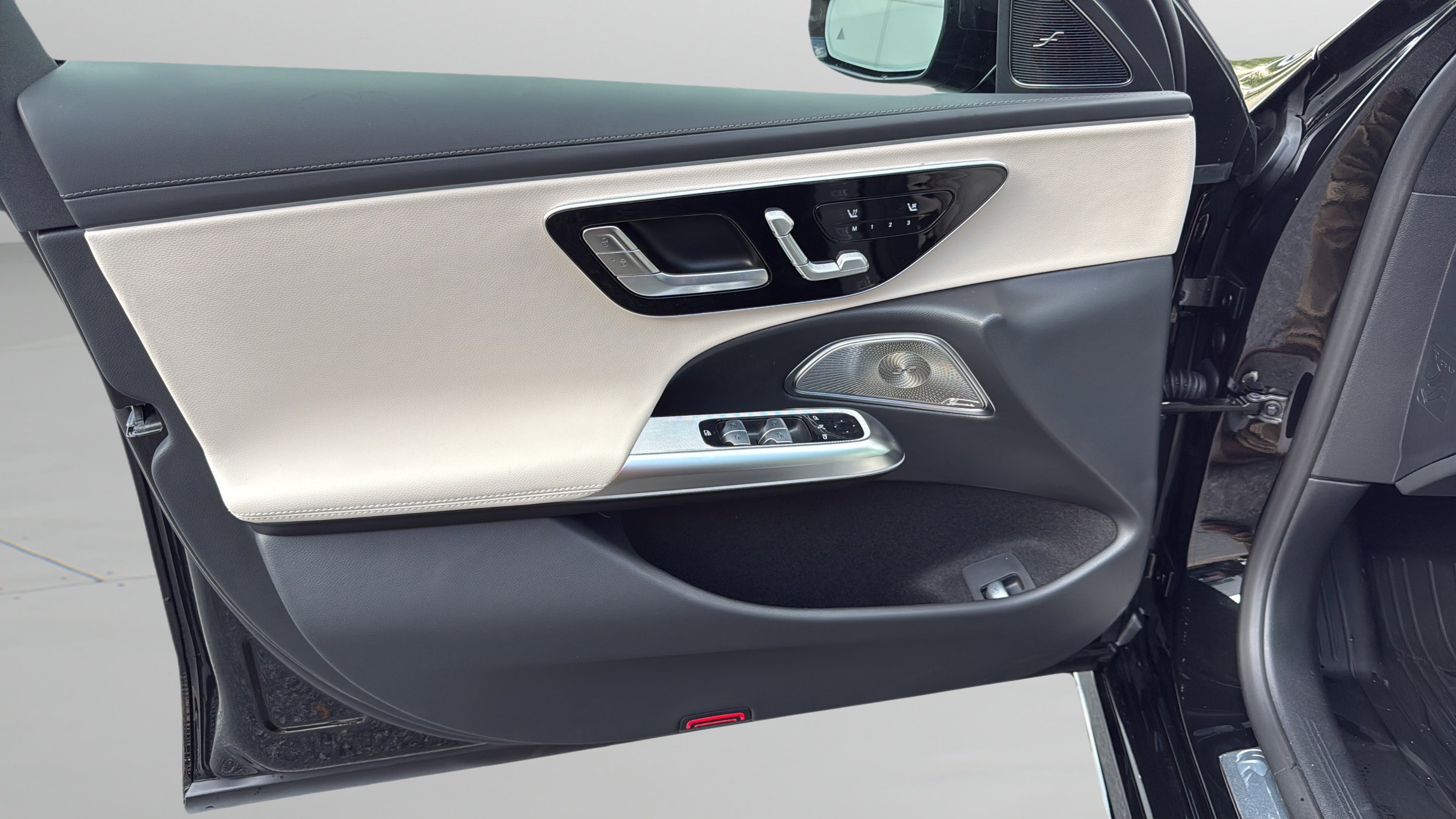 New 2027 Obsidian Black Metallic Mercedes-Benz E 350 image 10