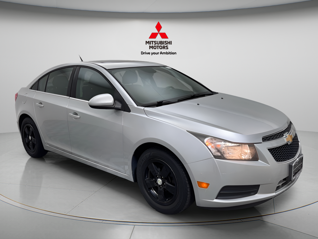 Used 2013 Silver Ice Metallic Chevrolet 1LT image 3