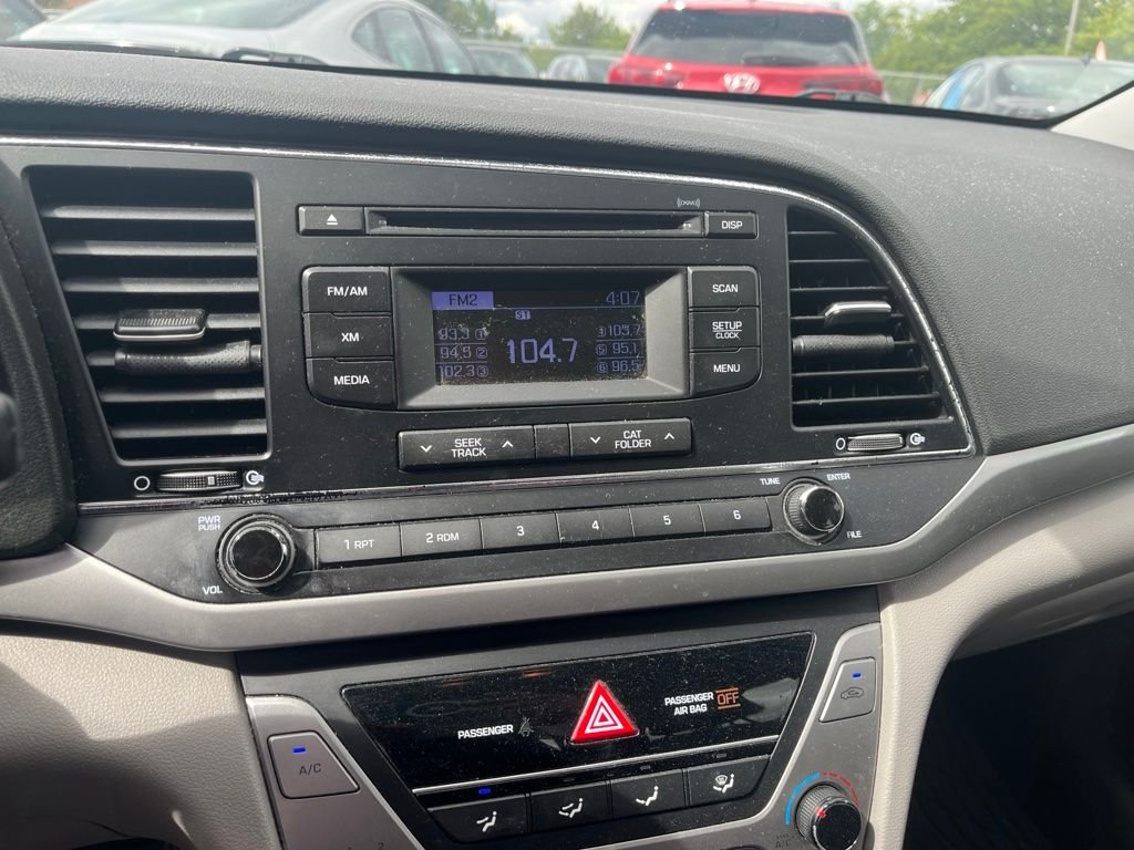 Used 2017 White Hyundai SE image 4