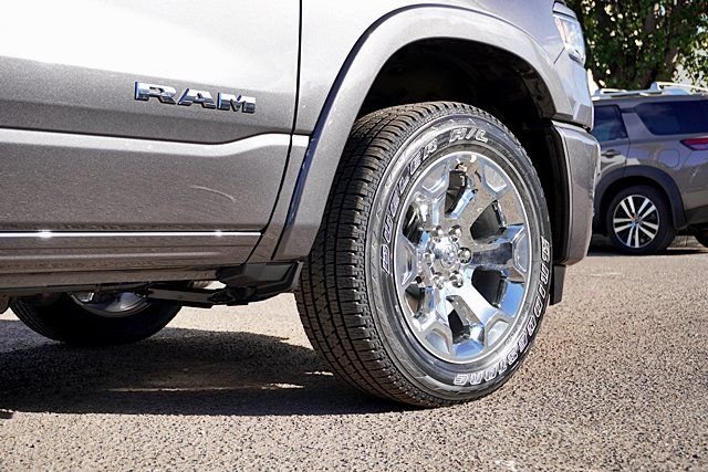 New 2026 Granite Crystal Metallic Clear-Coat Exterior Paint RAM Big Horn Sport Appearance Edition image 9