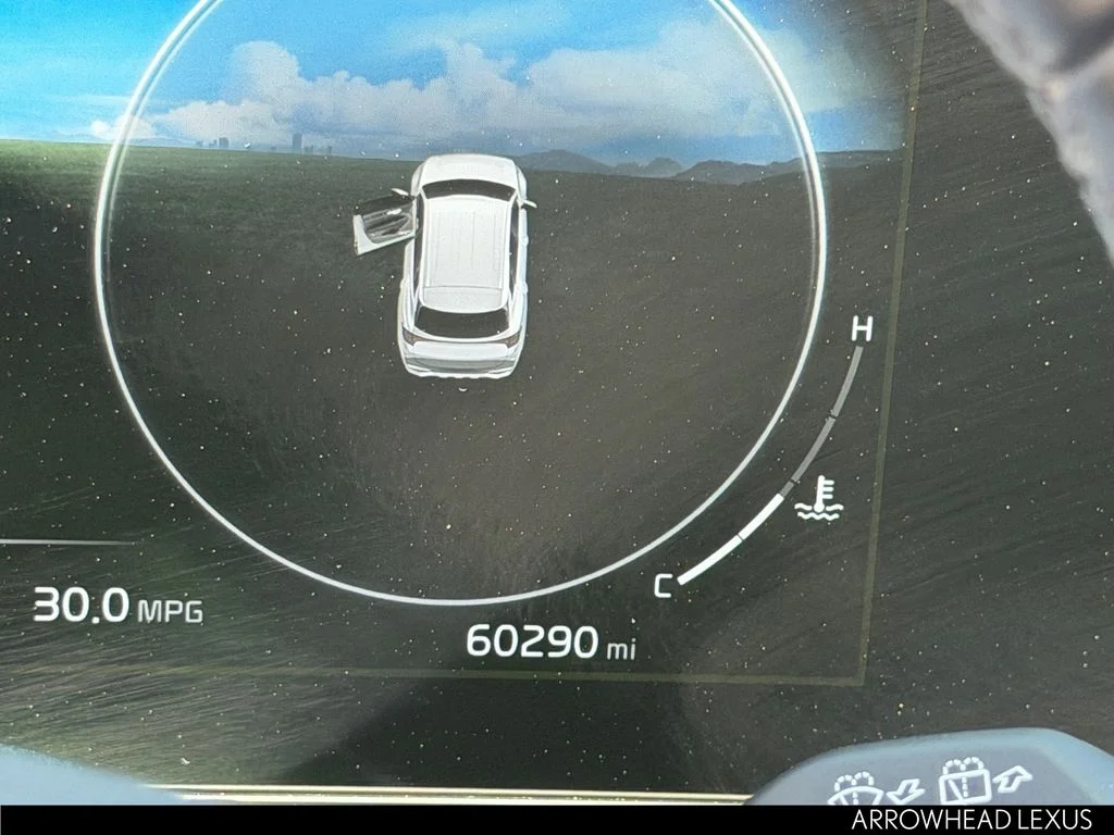 Used 2023 White Kia SX image 25