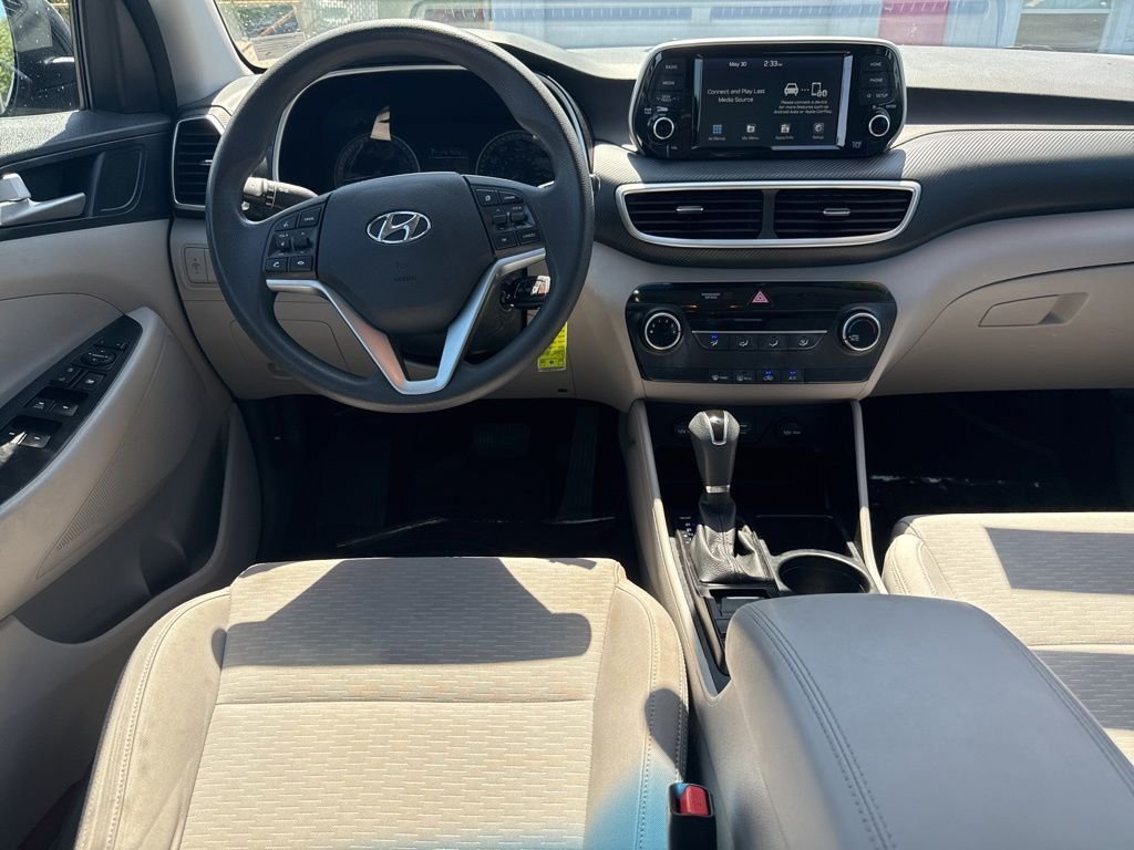 Used 2021 Black Hyundai SE image 12