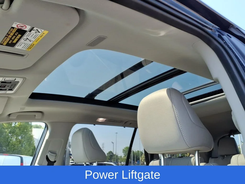 Used 2025  Toyota Limited image 19