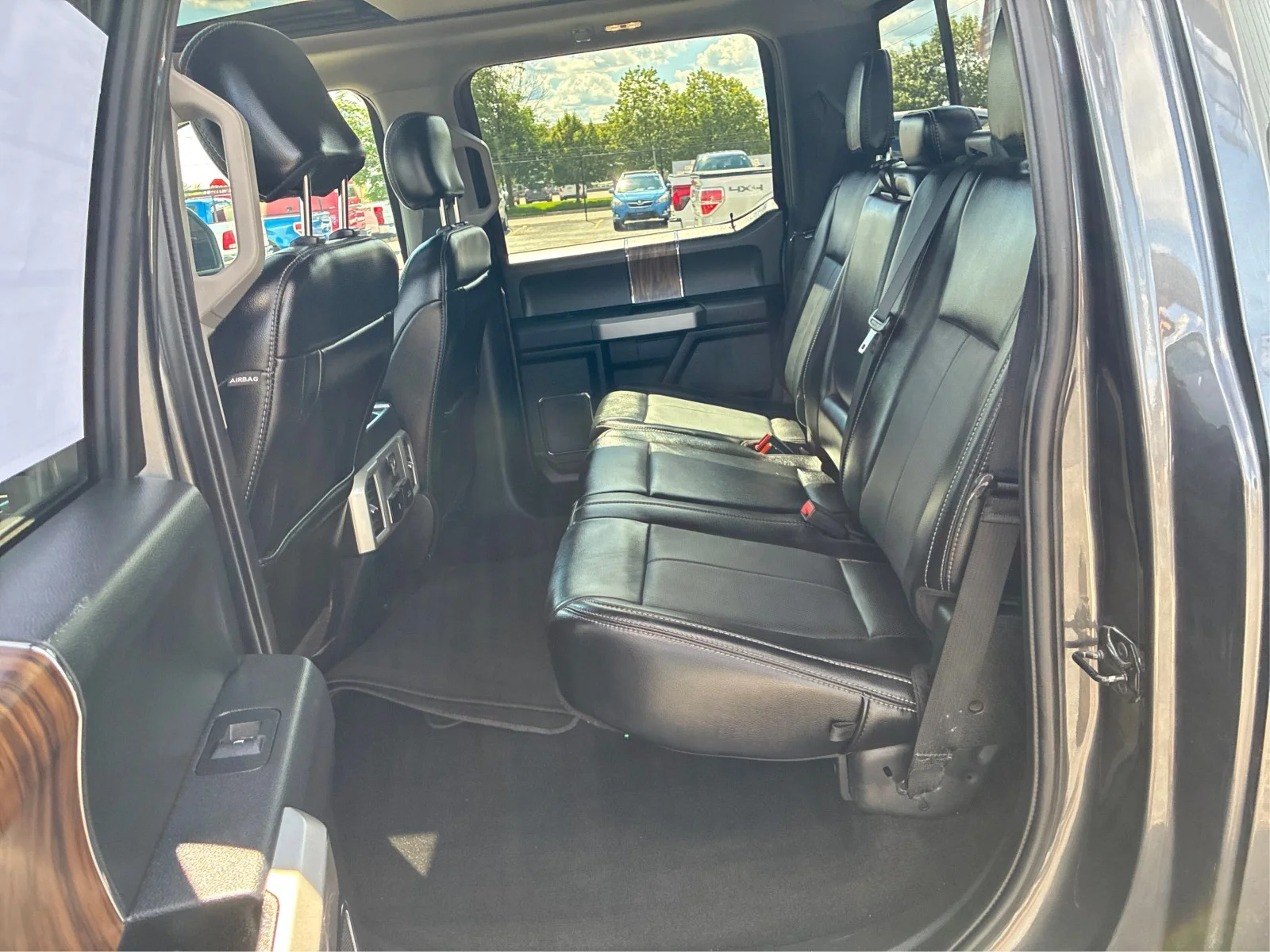 Certified Used 2019 Magnetic Metallic Ford LARIAT image 10