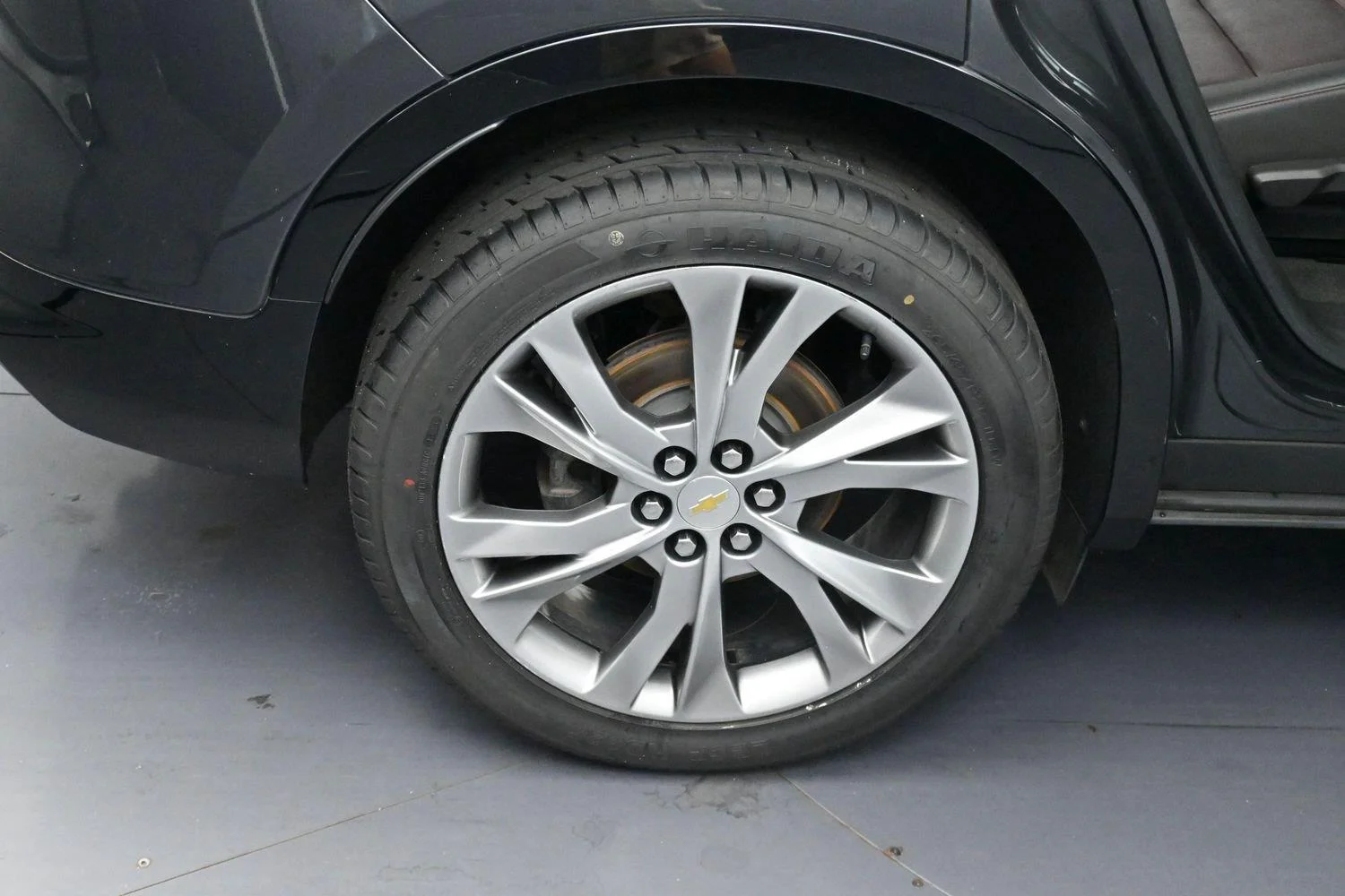 Used 2020 NIGHTFALL GRAY METALLIC Chevrolet RS image 35