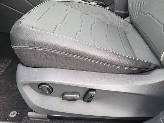 New 2026 Green Volkswagen 1.5T SE Black image 12