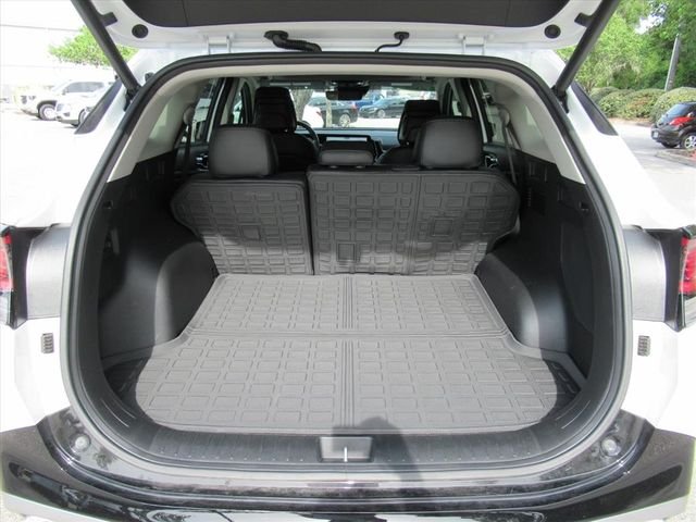 Used 2025 White Kia SX image 37