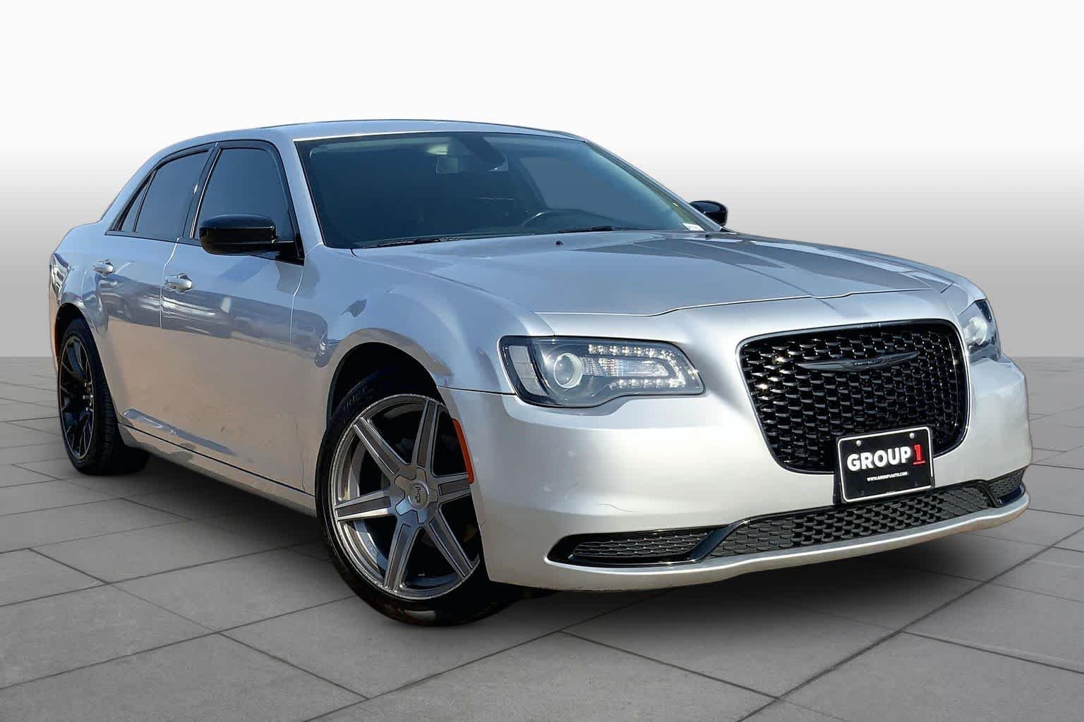 Pre-Owned 2022 Chrysler 300 Touring
