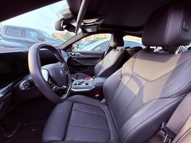 Used 2025 Skyscraper Grey Metallic BMW xDrive40 image 5