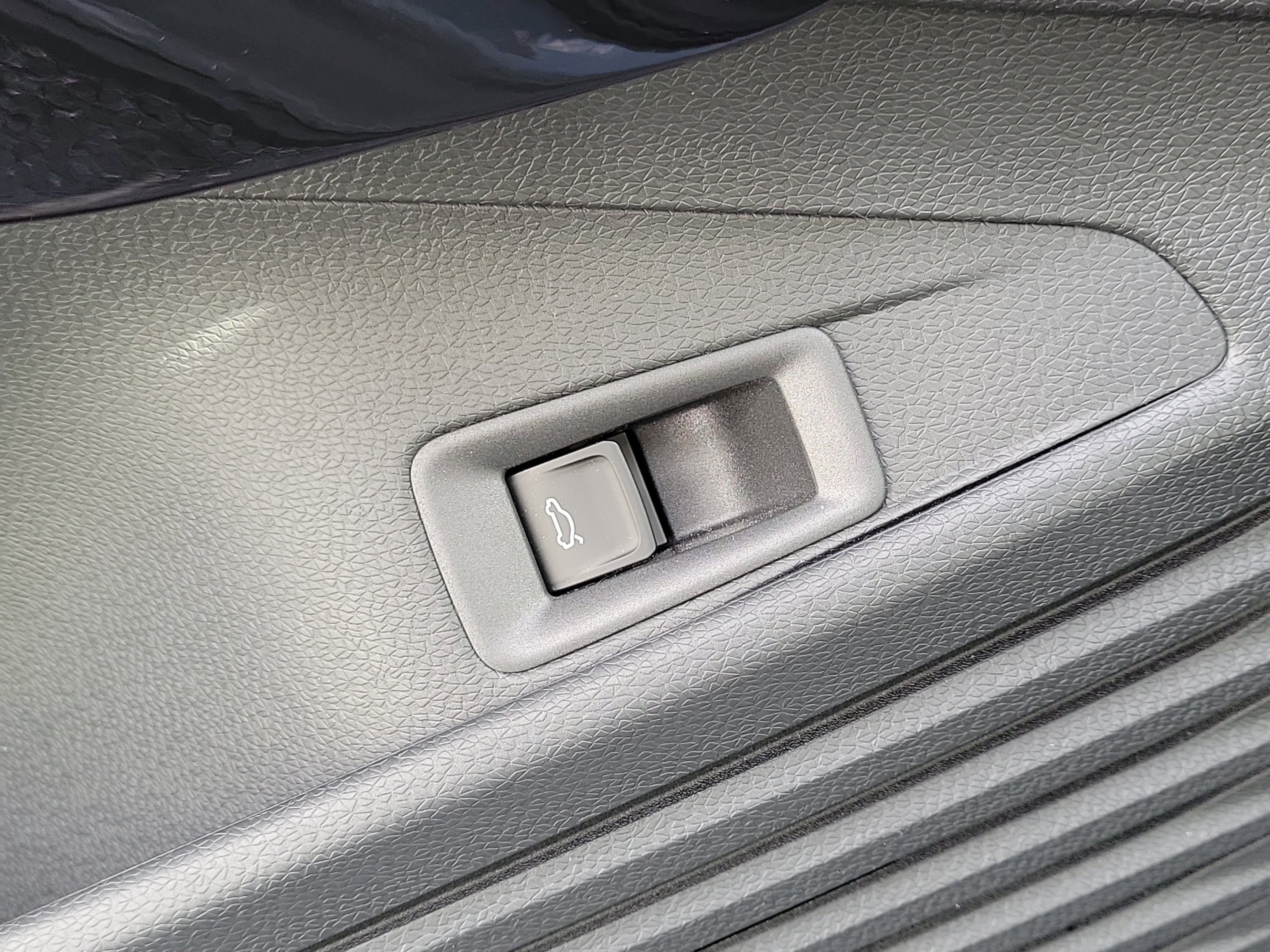 Used 2025 Gray Volkswagen Pro S image 24