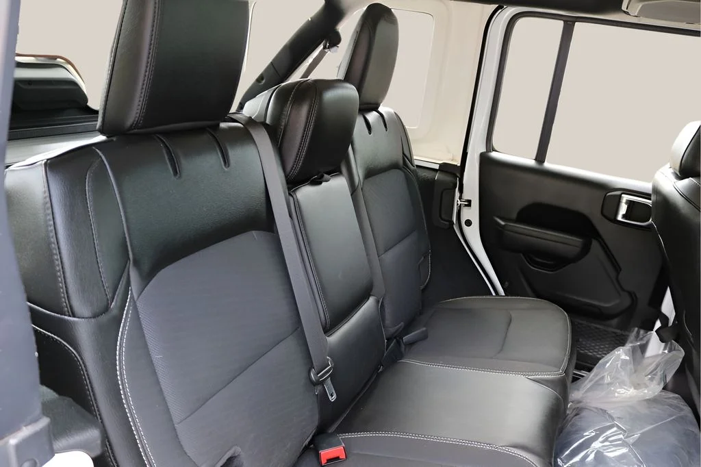 Used 2023 White Jeep Sport S image 17