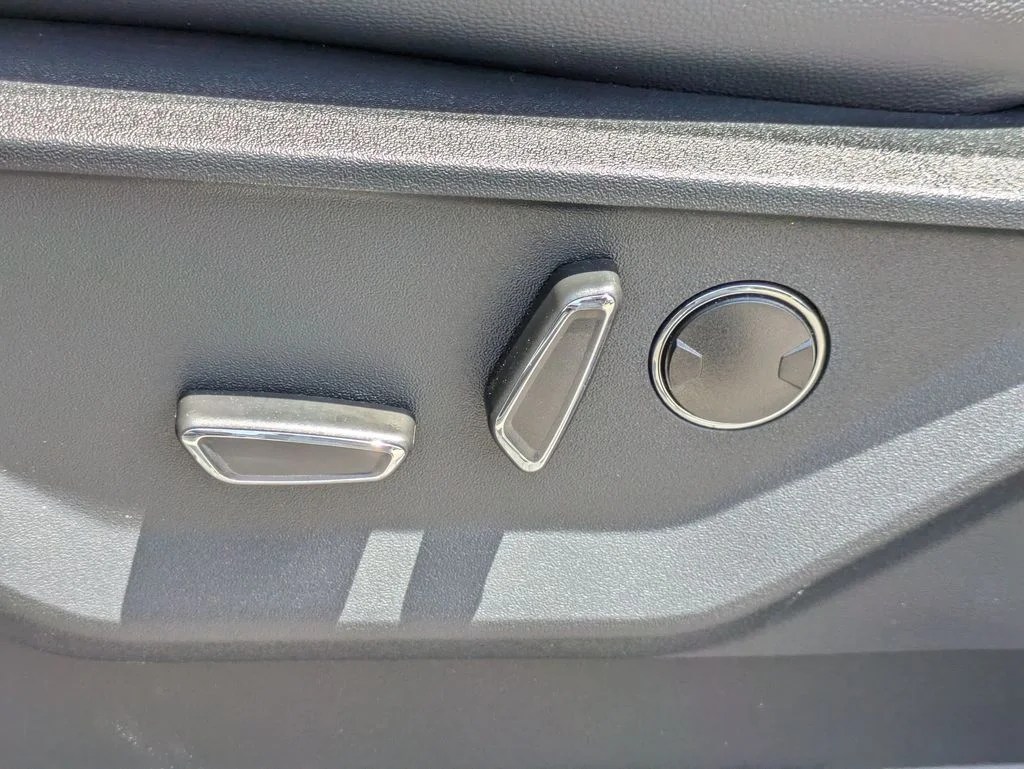 New 2026 Avalanche Ford Lariat image 20