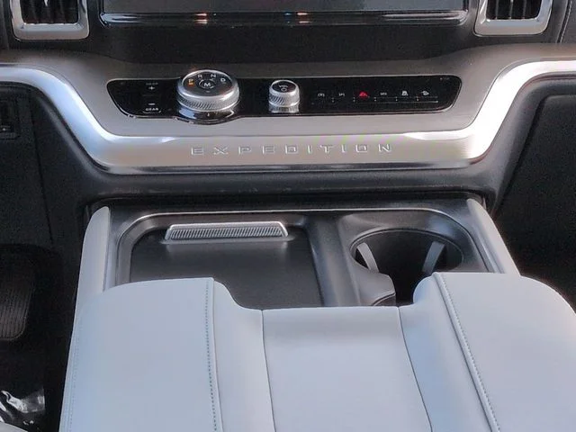 New 2026 Space Silver Metallic Ford MAX Platinum® image 19
