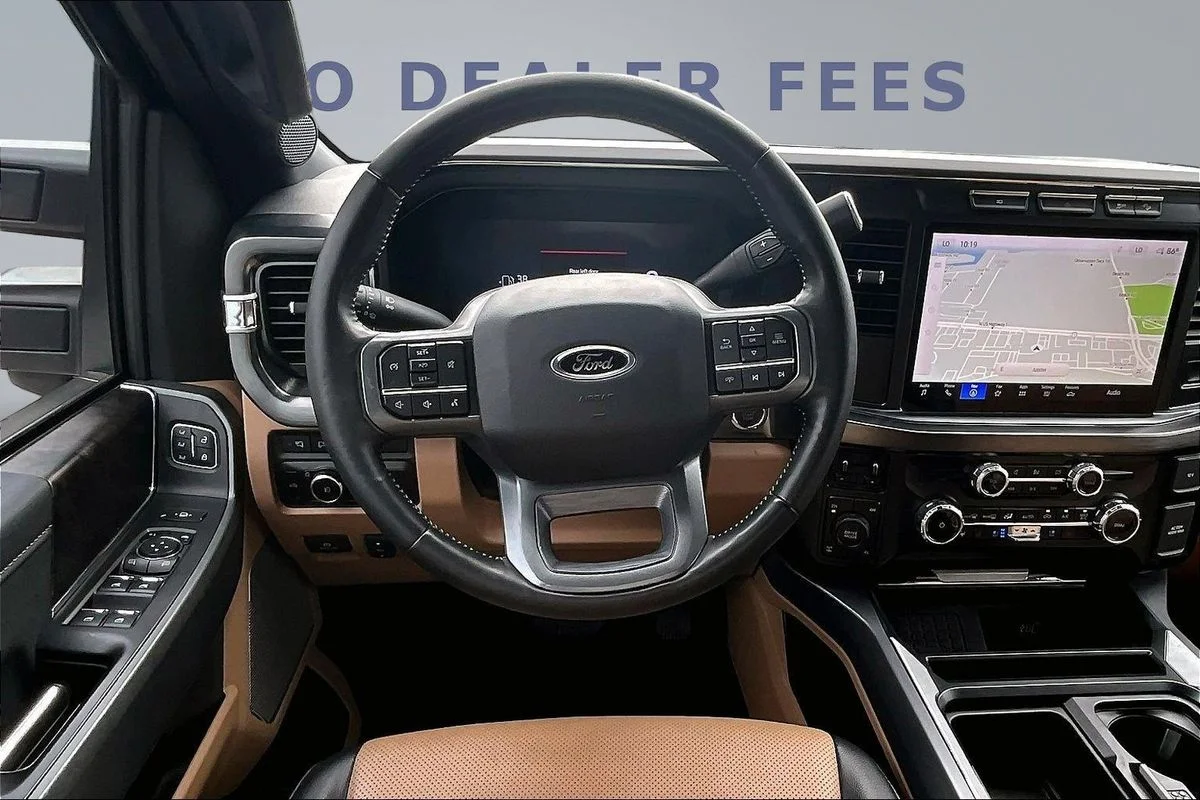 Used 2024  Ford LARIAT image 9