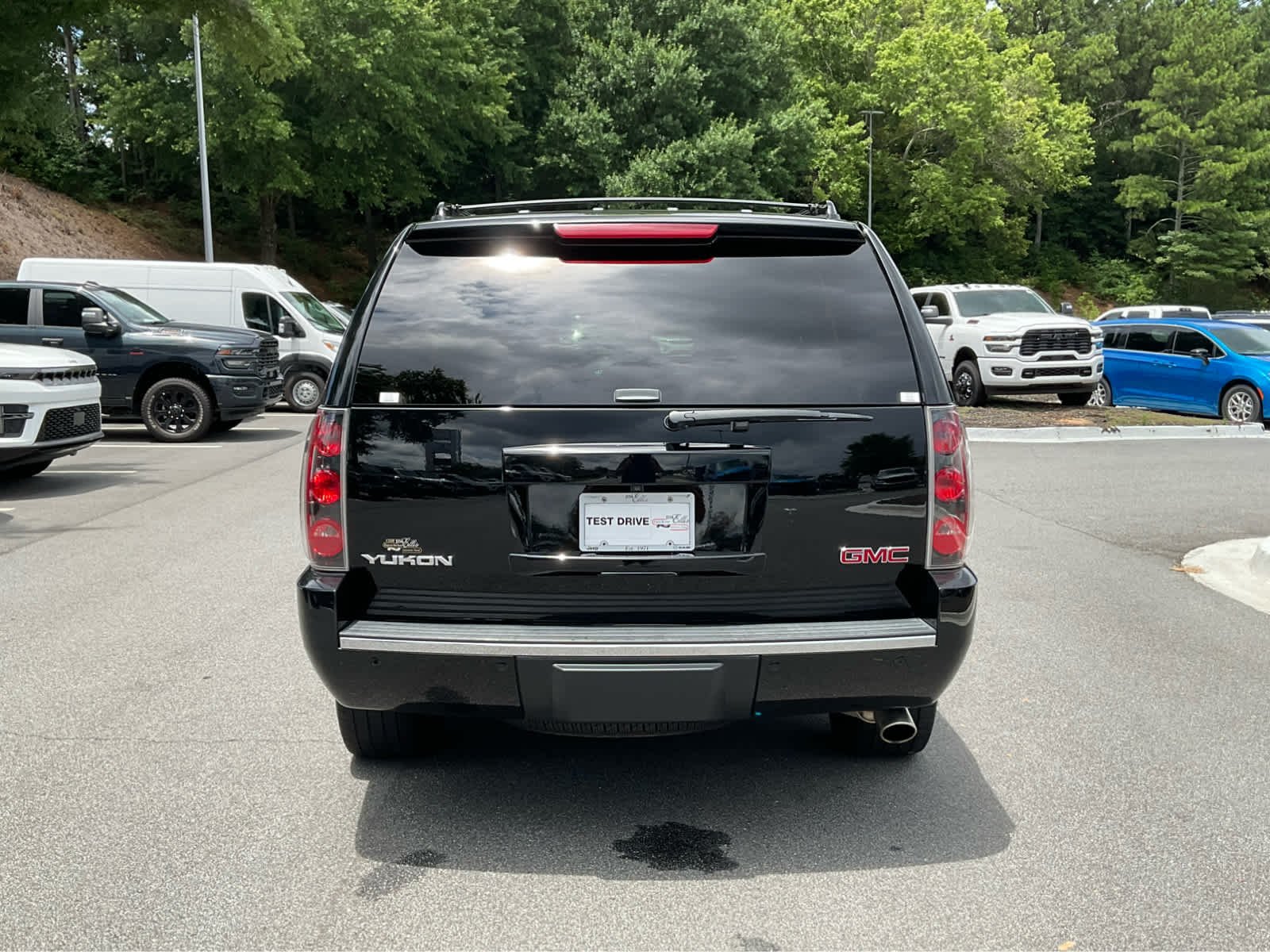 Used 2013 Onyx Black GMC Denali image 6