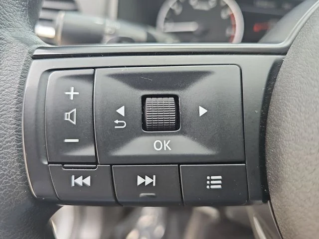 Used 2024 Gray Nissan SV image 17