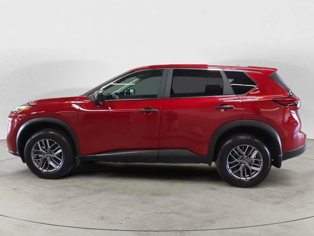 Used 2024 Red Nissan S image 8
