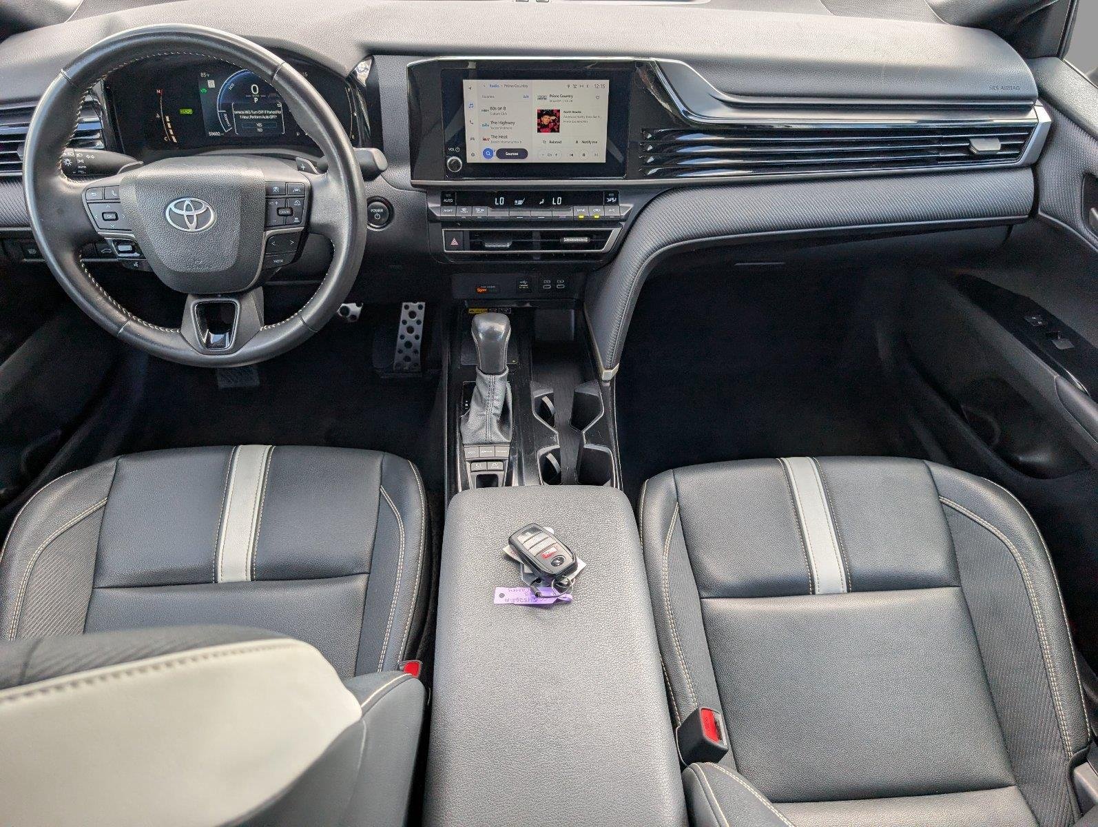 Used 2025 Ice Cap Toyota SE image 33