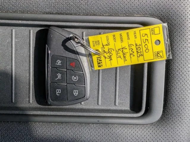Used 2023 STERLING METALLIC GMC SLT image 34