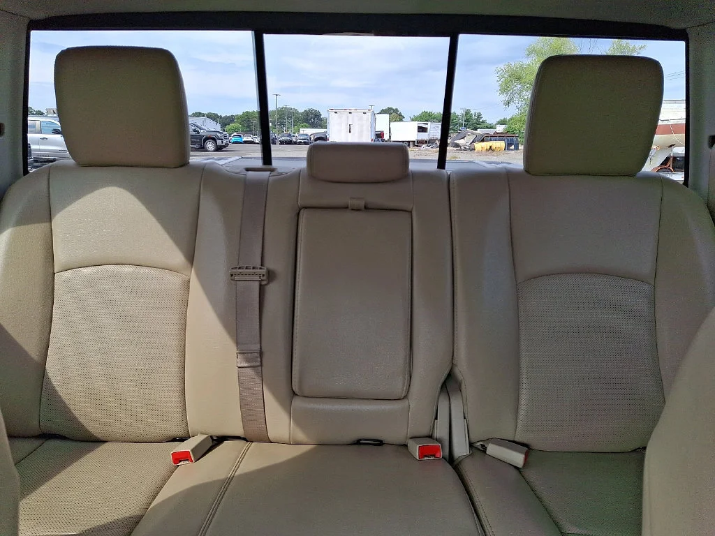 Used 2017 Pearl White Ram Laramie image 20
