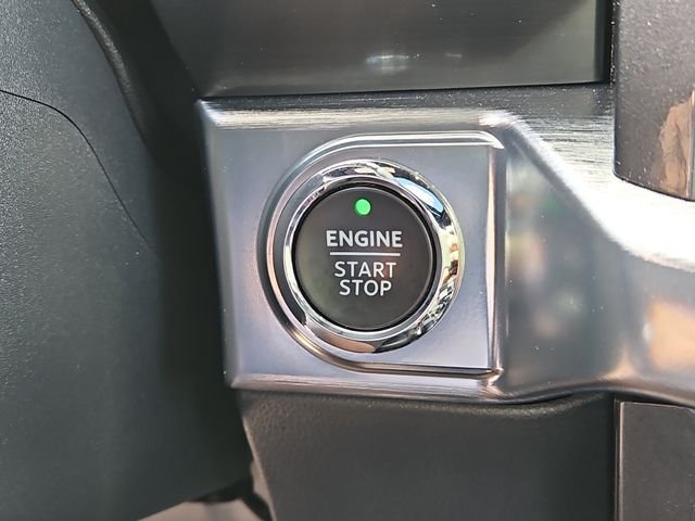 Certified Used 2022 Silver Metallic Ford Lariat image 20